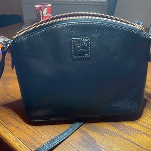 Dooney Bourke Suki crossbody black new without tags.
